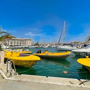 https://superb-apartment-with-garden-near-the-sea.fr-provencehotel.com